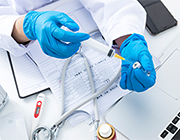 通过气相色谱和液体色谱分离然后以原子吸收光谱加以测定